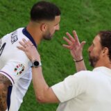 Porasle tenzije u reprezentaciji Engleske pred finale: Obe porodice Kajla Vokera doputovale u Nemačku 4
