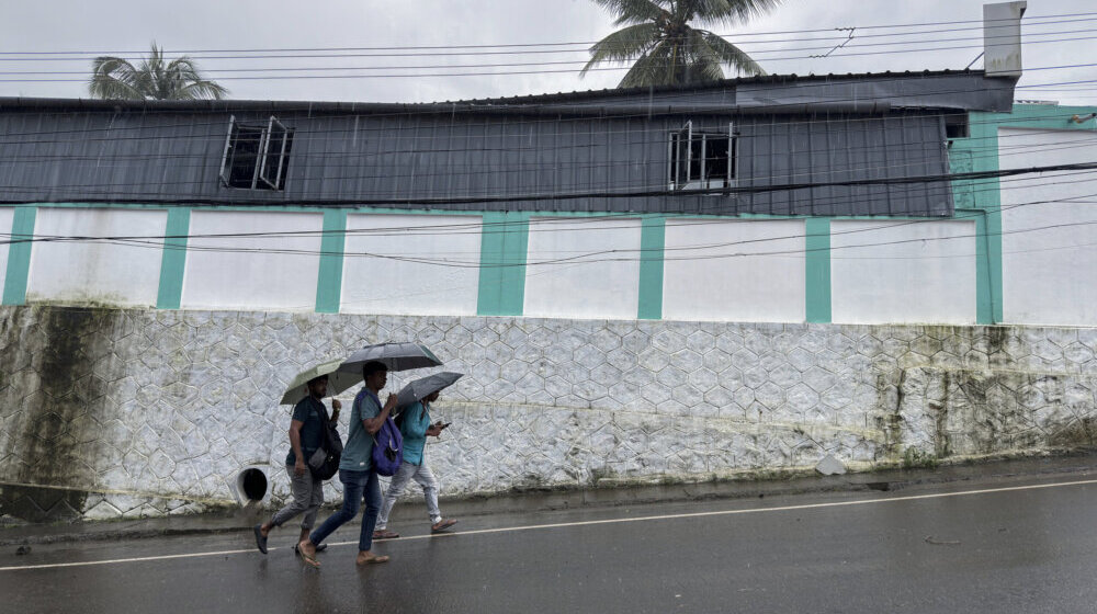 U klizištima u Indiji poginulo najmanje 36 osoba 1