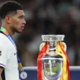 Belingemu poraz nije lako pao: Bes iskaljen na prvoj prepreci pod nogom (VIDEO) 7