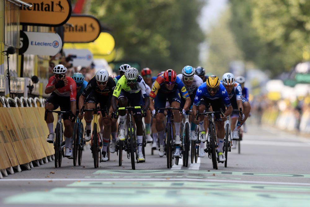 Afrika na Tur d` Fransu: Alžirac koji nije pobedio u etapi, jer je od vina zaspao pored puta 2 Afrika na Tur d` Fransu: Alžirac koji nije pobedio u etapi, jer je od vina zaspao pored puta 2