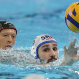 Teško probijanje leda u vodi: Vaterpolisti Srbije s mukom pobedili u prvoj utakmici, uporni Japan dao 15 golova 1