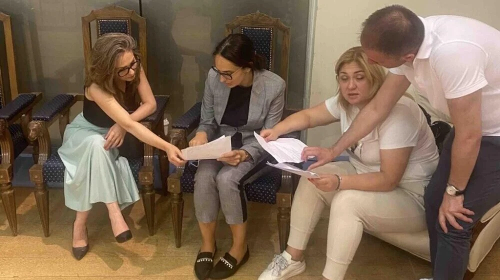 Pravni tim opozicije u GIK Konačni rezultati gradskih izbora u Nišu možda za pet dana, a možda tek krajem meseca: Opozicija danas podnosi žalbe Višem sudu 3