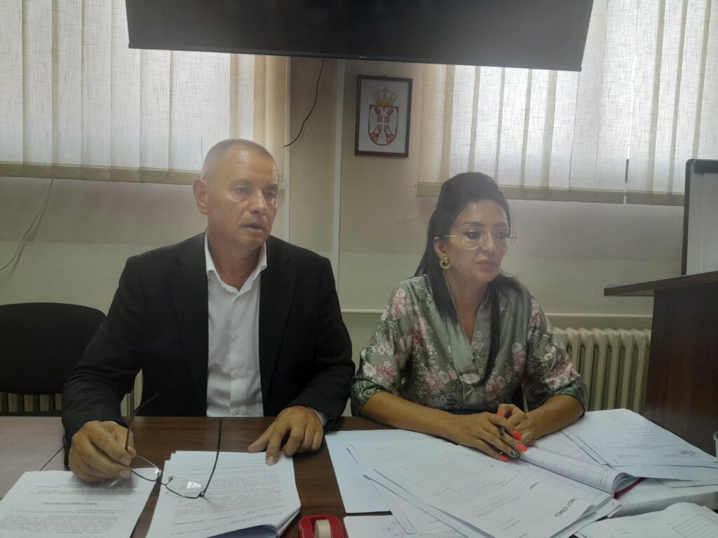 Gradska opština Crveni Krst Konstituisana niška Skupština opštine Crveni Krst: Samo četiri i pet glasova protiv kadrova SNS, GG "Dr Dragan Milić" opet ubacila bele listiće 2