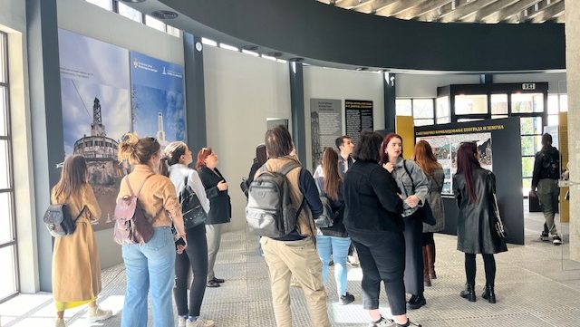 Otvaranje izložbe 9. decembra, na godišnjicu formiranja logora na Beogradskom sajmištu 9