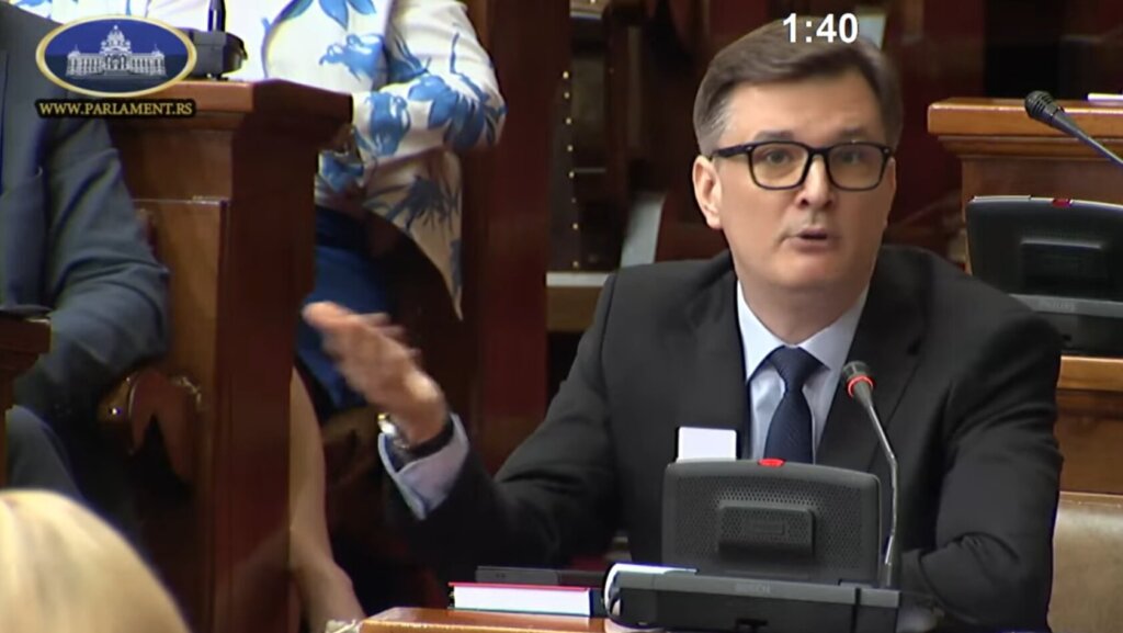 Završena sednica Skupštine - Đilas izneo podatke o ministrima i Tabaković, usledila žestoka rasprava, pričalo se i o litijumu, genocidu... (VIDEO) 25 Završena sednica Skupštine - Đilas izneo podatke o ministrima i Tabaković, usledila žestoka rasprava, pričalo se i o litijumu, genocidu... (VIDEO) 25