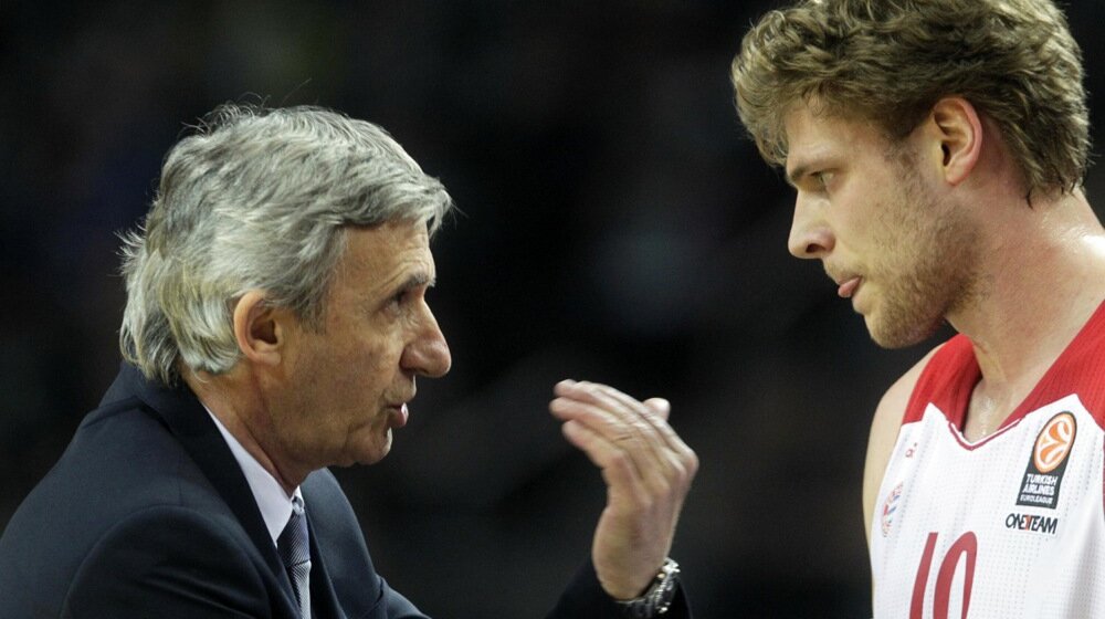 Pešić bi preko Bajerna nazad u klupsku košarku: Nisam još za penziju, čekam da me sin pozove, ali on okleva 1