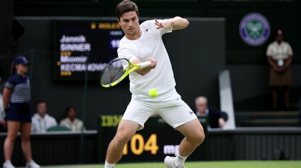 Siner rutinski u osminu finala Vimbldona: Kecmanović se držao samo u drugom setu 1