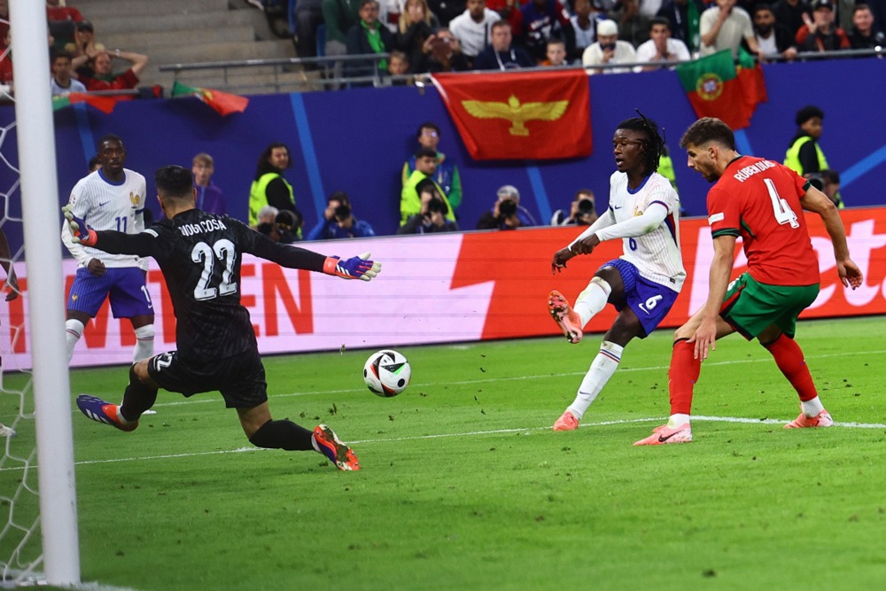 Diogo Kosta nije odbranio nijedan: Portugalci idu kući, a Francuzi u polufinale na penale 2 Diogo Kosta nije odbranio nijedan: Portugalci idu kući, a Francuzi u polufinale na penale 2