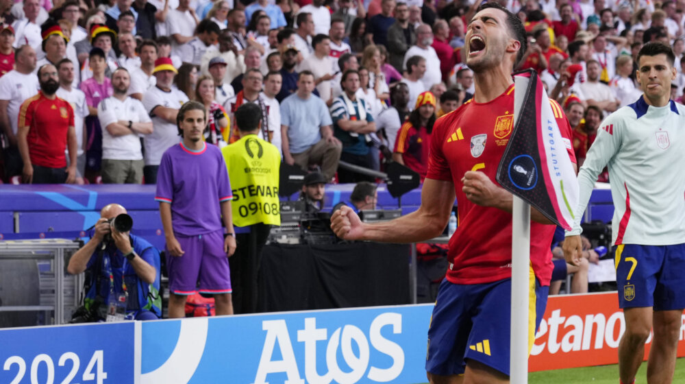 Ritual loze Merino oko korner zastavice u Štutgartu: Omaž junaka Španije svom ocu, saigraču sa Predragom Spasićem u Osasuni (VIDEO) 1
