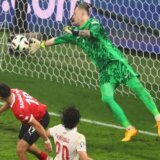 Čudesna odbrana turskog golmana kojom je sprečio da se drama nastavlja u produžecima (VIDEO) 5