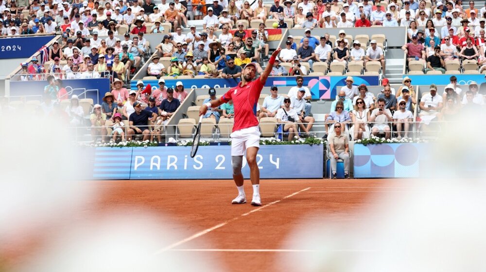 Rutina šampiona: Đoković prošao i treću prepreku, u četvrtfinalu protiv Cicipasa 1