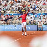 Rutina šampiona: Đoković prošao i treću prepreku, u četvrtfinalu protiv Cicipasa 5