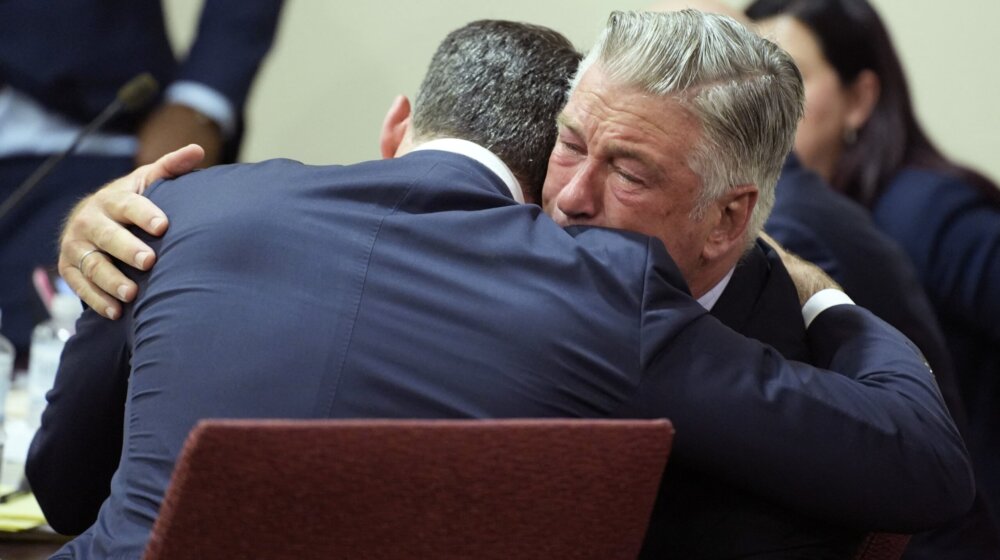 Alek Boldvin oslobođen optužbe za ubistvo iz nehata. Rasplakao se kad je čuo presudu 1