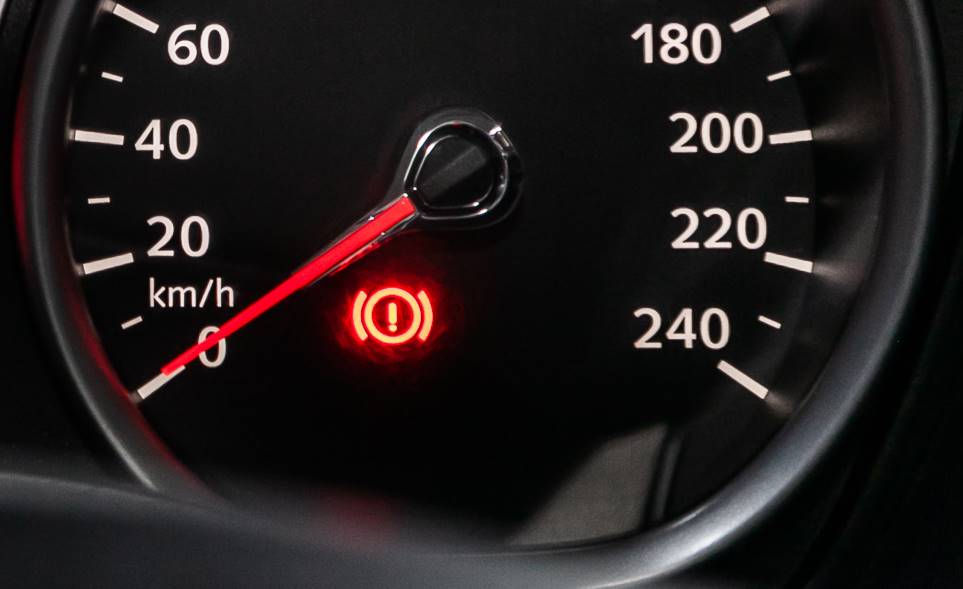 Mnogi vozači ne znaju šta znače ove lampice na instrument tabli automobila 5