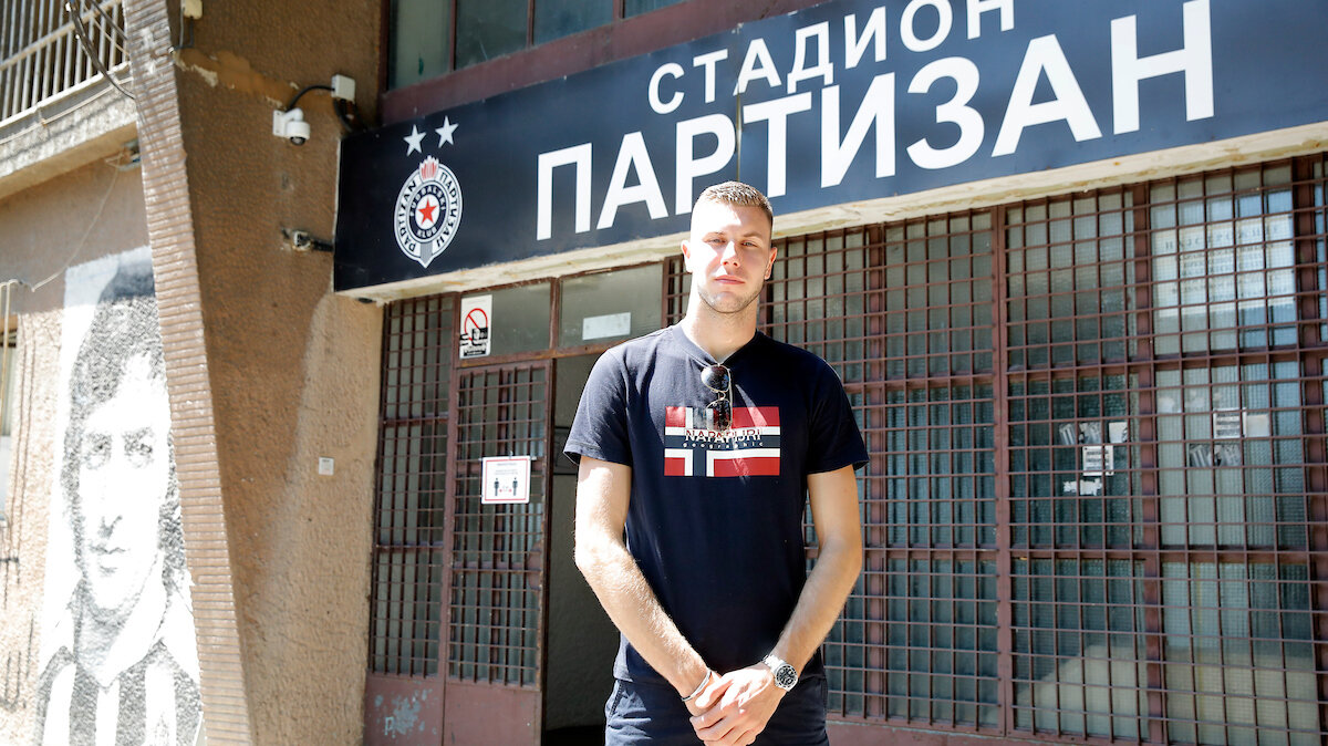 Srpski reprezentativac danas potpisuje za Milan, deo novca od obeštećenja dobija i Partizan 2 Srpski reprezentativac danas potpisuje za Milan, deo novca od obeštećenja dobija i Partizan 2