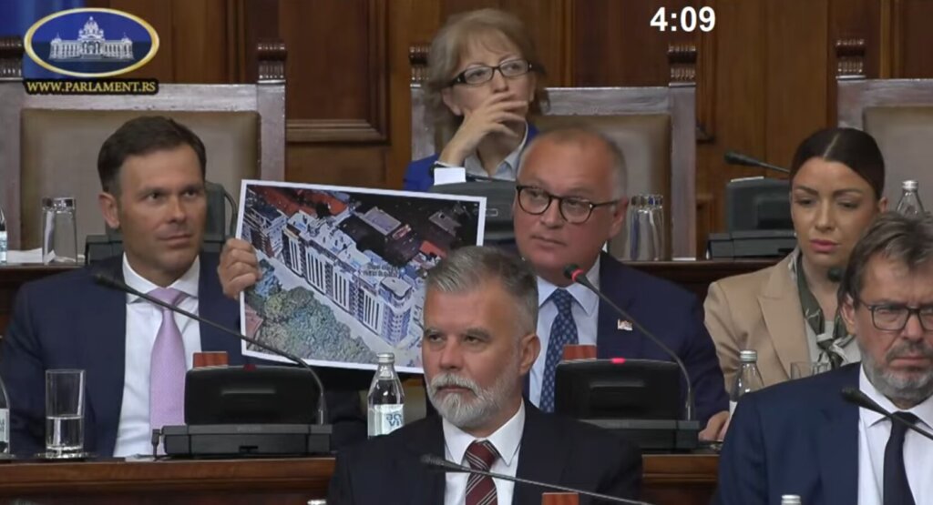 Završena sednica Skupštine - Đilas izneo podatke o ministrima i Tabaković, usledila žestoka rasprava, pričalo se i o litijumu, genocidu... (VIDEO) 17 Završena sednica Skupštine - Đilas izneo podatke o ministrima i Tabaković, usledila žestoka rasprava, pričalo se i o litijumu, genocidu... (VIDEO) 17