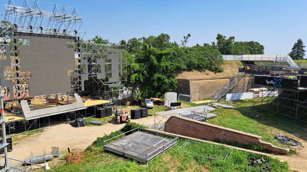 Petrovaradinska tvrđava veliko gradilište: Za dva dana biće sve spremno za 24. izdanje Exita (FOTO) 1