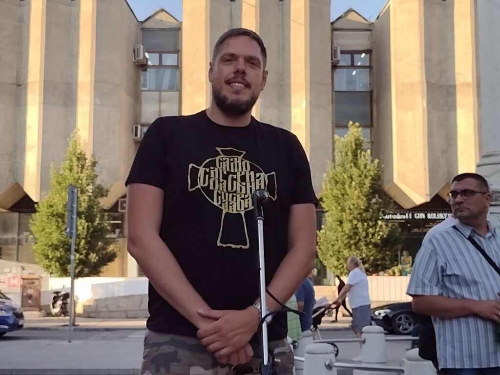 Došao je trenutak da ustanemo ili da nestanemo: Poruka sa skupa protiv litijuma u Aranđelovcu (VIDEO, FOTO) 7 Došao je trenutak da ustanemo ili da nestanemo: Poruka sa skupa protiv litijuma u Aranđelovcu (VIDEO, FOTO) 11