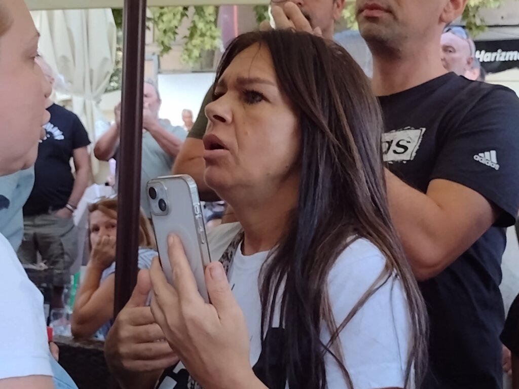 Došao je trenutak da ustanemo ili da nestanemo: Poruka sa skupa protiv litijuma u Aranđelovcu (VIDEO, FOTO) 6 Došao je trenutak da ustanemo ili da nestanemo: Poruka sa skupa protiv litijuma u Aranđelovcu (VIDEO, FOTO) 10