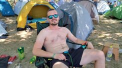 (FOTO) Mladi koji su prvi put došli u Srbiju i očekivanje dobre žurke: Kakva je atmosfera u Exit kampu? 4