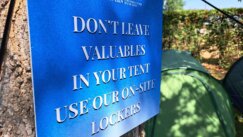 (FOTO) Mladi koji su prvi put došli u Srbiju i očekivanje dobre žurke: Kakva je atmosfera u Exit kampu? 11