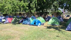 (FOTO) Mladi koji su prvi put došli u Srbiju i očekivanje dobre žurke: Kakva je atmosfera u Exit kampu? 6