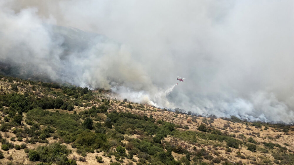 Vatrogasci i meštani nastavljaju borbu sa požarom na Staroj planini 1
