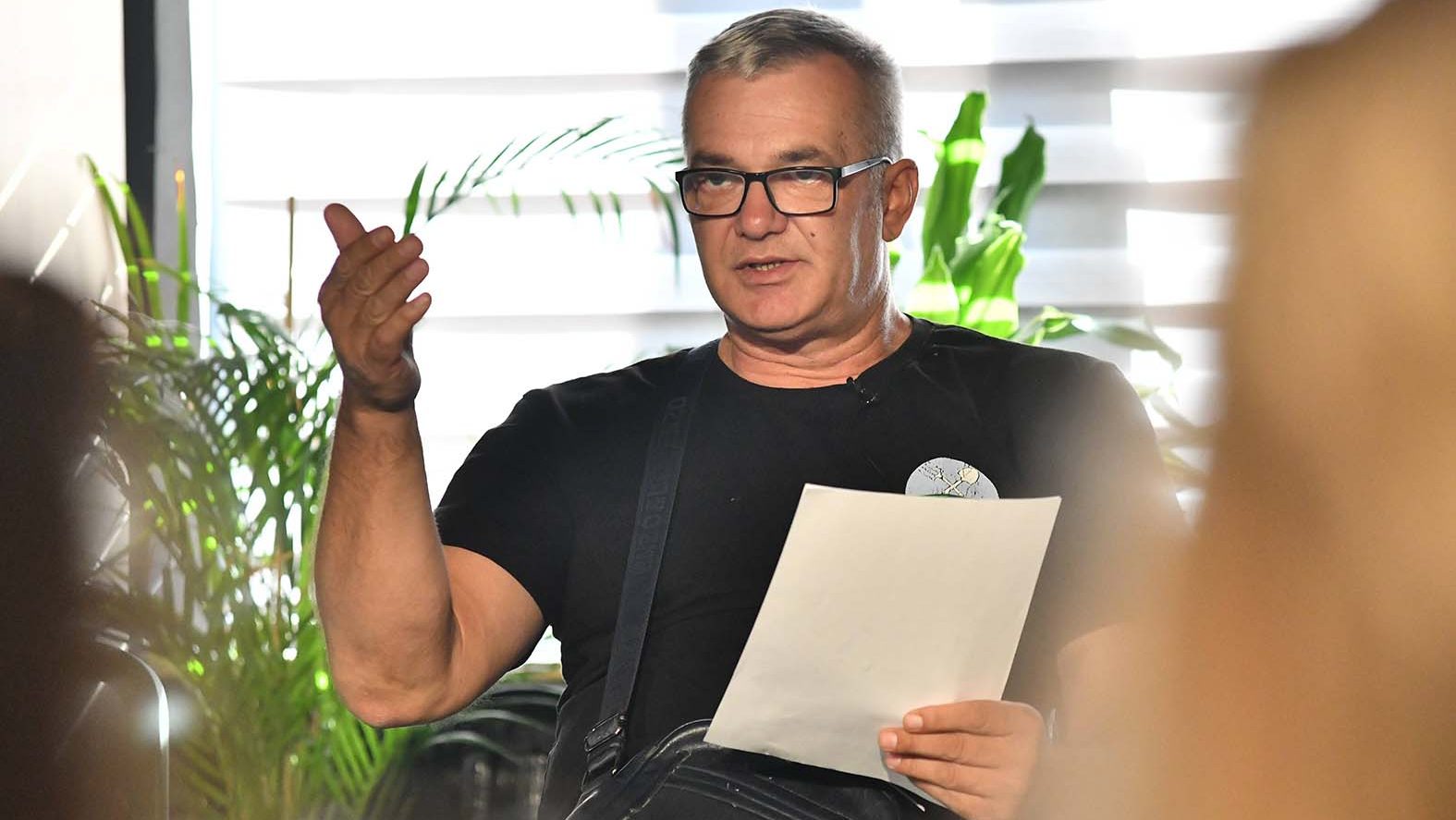 Naprednjaci noktima grebu i ne biraju sredstva: Pristalice SNS večeras izlaze na ulice u 50 mesta u Srbiji, šta očekivati? 4