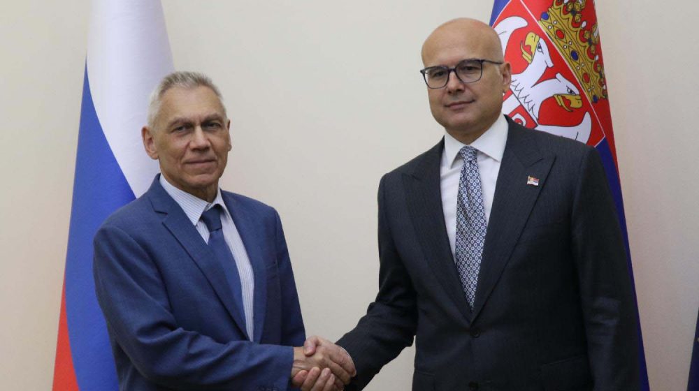 Ruski ambasador Bocan Harčenko i Miloš Vučević sastali se u sedištu SNS 1