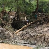 Pukla brana, najmanje četvoro mrtvih i veliki broj nestalih 7