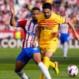 Ilkaj Gundogan i Vitor Roke na izlaznim vratima Barselone 2