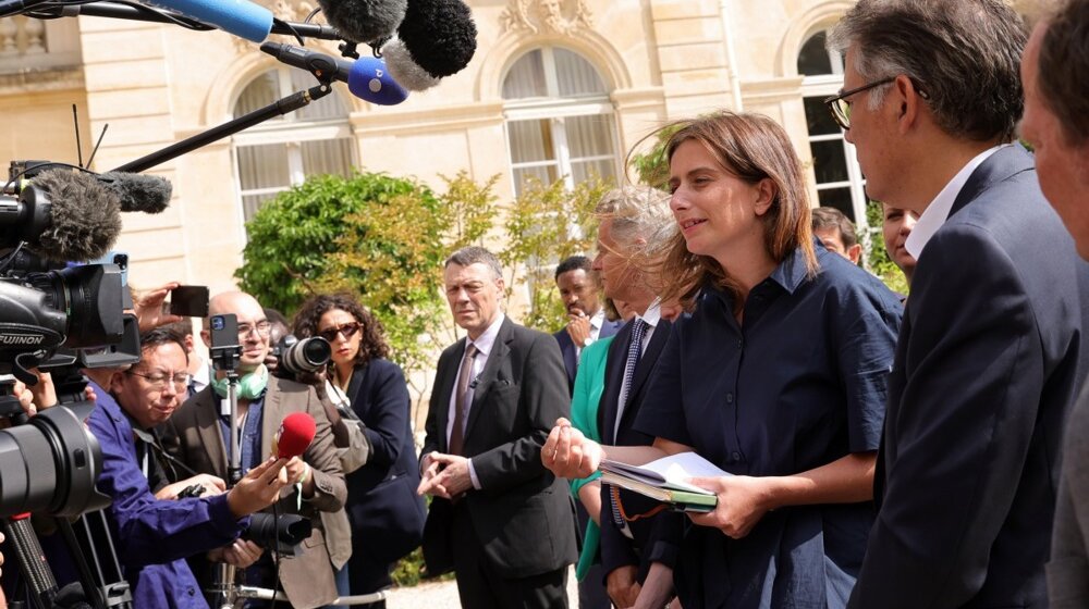 Politički haos u Francuskoj: Makronu prete opozivom 1