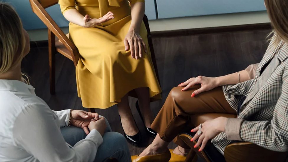 Brak: Savetnici za razvod „menjaju život“ dok pomažu parovima da se raziđu 3 Iako ljudi često odlaze kod savetnika sami, ponekad parovi posećuju profesionalce zajednički da bi im ovaj pomogao da se izbore sa razlazom