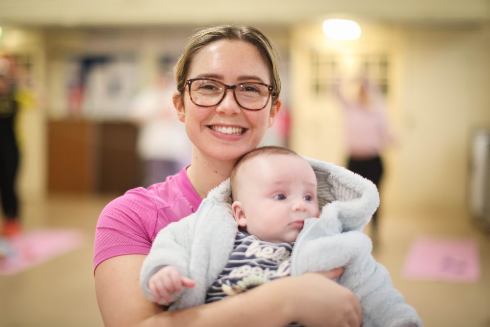 Od brojanja modrica do otkaza u poslednji čas: Koje probleme imaju roditelji, a koje dadilje 2 majka i beba, beba, dete, majka i dete