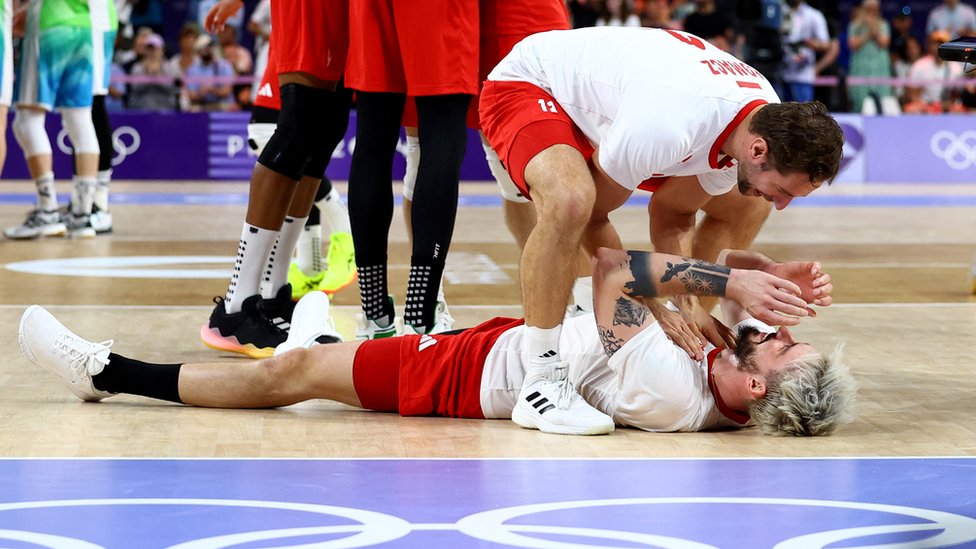 Olimpijske igre u Parizu 2024: Vaterpolisti Srbije za polufinale protiv Grka 3 Olimpijske igre