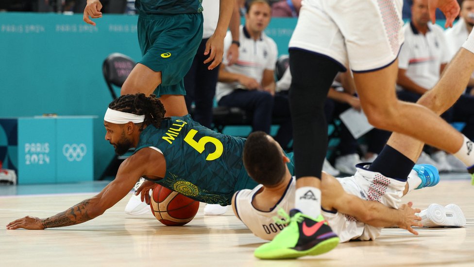 Olimpijske igre u Parizu 2024: Srbija iz ponora i -24 do polufinala posle produžetka 6 Peti Mils