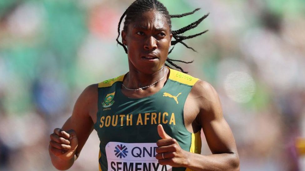 Olimpijske igre u Parizu 2024: Šta nauka kaže o raspravi oko pola dve bokserke 3 Kaster Semenja u toku trke u zeleno žutom dresu