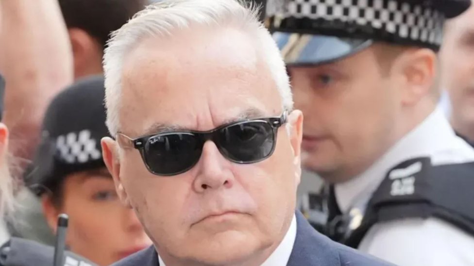 Hju Edvards: BBC traži od uhapšenog voditelja da vrati 200.000 funti 1 Hju Edvards