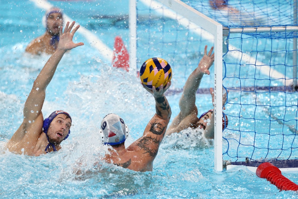 I u Parizu izronilo zlato: Od danas vaterpolisti Srbije imaju novo zvanje - trostruki uzastopni olimpijski šampioni 2 I u Parizu izronilo zlato: Od danas vaterpolisti Srbije imaju novo zvanje - trostruki uzastopni olimpijski šampioni 2