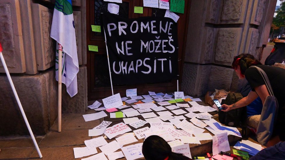 Buna protiv rudnika litijuma u Srbiji: Zatvor za nekoliko demonstranata, Vučić kaže da će biti 'najgori policajac za Rio Tinto' 3 protest, skup protiv litijuma