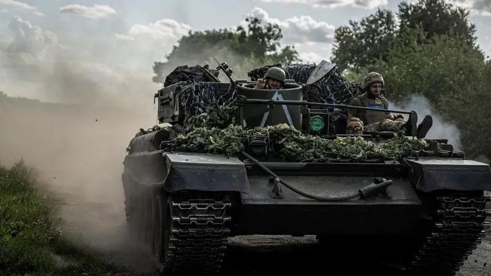 Rusija i Ukrajina: Više od 120.000 ljudi evakuisano iz Kurske oblasti, Putin uveren da će neprijatelj biti savladan 8 Tenkovi u Kurskoj oblasti