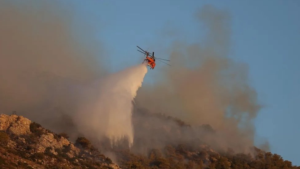 Požari u Grčkoj: Nastavlja se evakuacija stanovnika, „boli, tužni smo i besni" 4 grčka, požari u grčkoj, šumski požari, požar kod atine