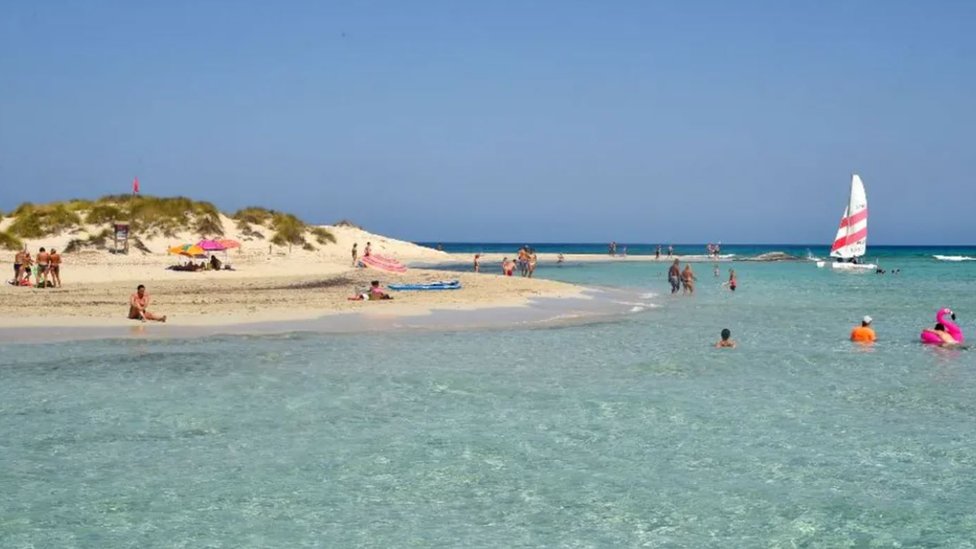 Keti Peri: Pevačica pod istragom zbog snimanja spota na zaštićenom ostrvu u Španiji 2 Nenaseljeno ostrvo Espalmador