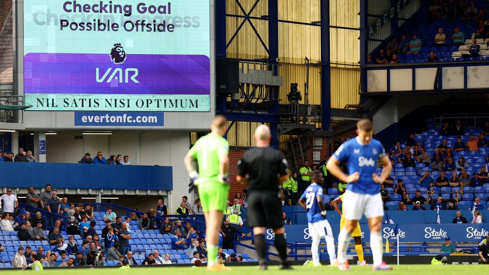 Fudbal: Nova pravila, nova lica - vratila se Premijer liga 2 Premijer liga