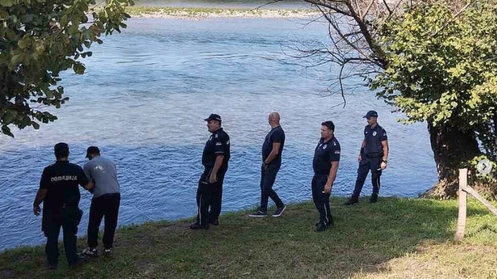 policija, spasavanje, policajci spasavaju, migranti, migranti se udavili u Drini
