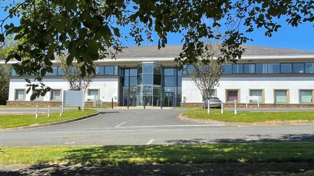 Sajber kriminal: Kineska prevara vođena sa ostrvceta u Evropi 3 Kineski prevaranti su se kasnije preselili u bivše kancelarije banaka