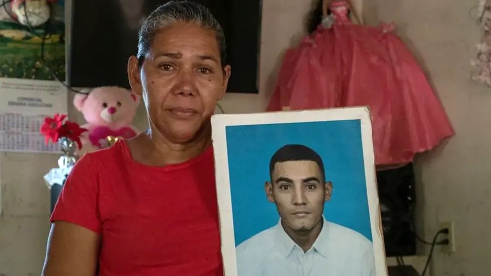 El Salvador: Zatočen u jednom od najgorih zatvora na svetu uprkos oslobađajućim presudama 1 Marsela Alvarado, majka Hozea Duvala Mate, nije se čula sa sinom dve godina od kada je i zatvoru