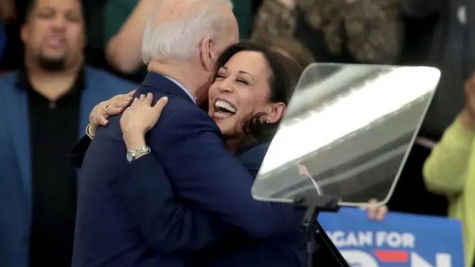 O Bajdenu, Trampu, Gazi i migracijama: Prvi intervju Kamale Haris posle kandidature 3 Kamala Heris grli američkog predsednika Džoa Bajdena