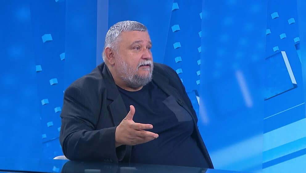 "Deo Hrvata svoj nacionalni indetitet gradi na mržnji prema Srbima": Sagovornici Danasa o incidentu u Splitu gde su huligani prekinuli Dane srpske kulture 3 "Deo Hrvata svoj nacionalni indetitet gradi na mržnji prema Srbima": Sagovornici Danasa o incidentu u Splitu gde su huligani prekinuli Dane srpske kulture 3