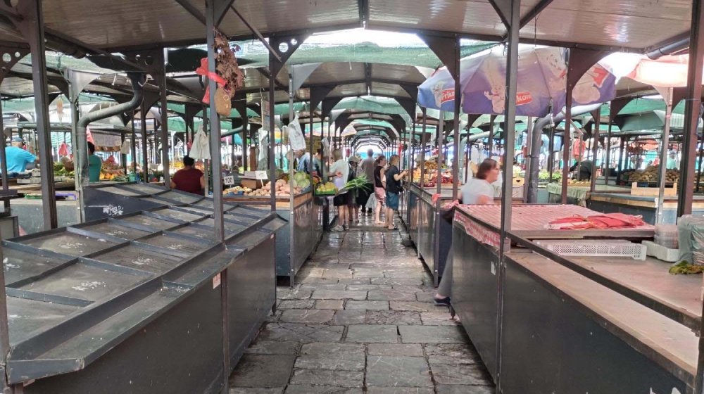 Duže od sata niko nije prišao naprednjacima na Kaleniću 1